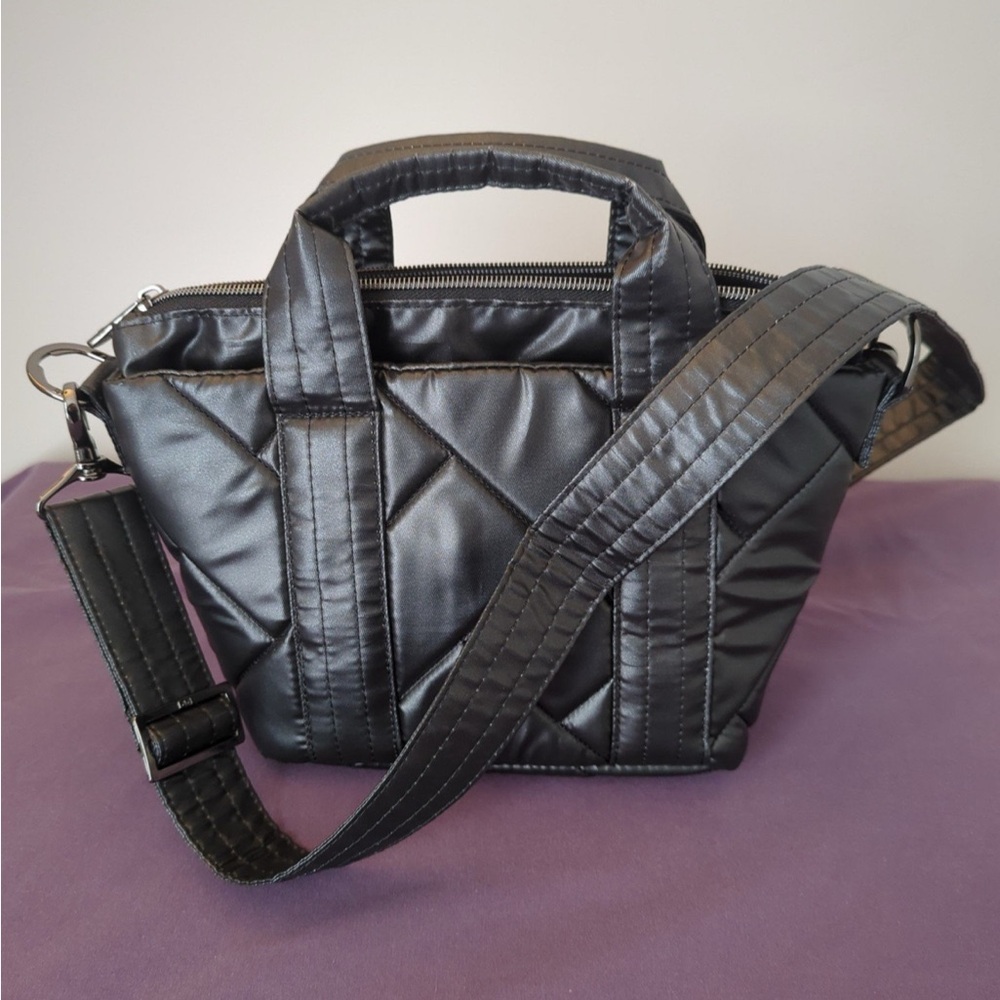 EUC: LUG brand Mini Dory